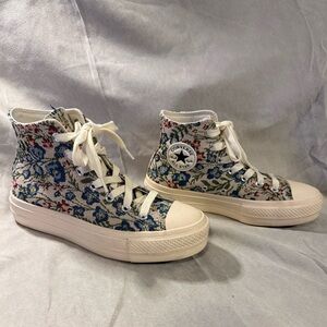Converse Women's Floral Tapestry High-Top Platform Sneakers - Cream and Blue